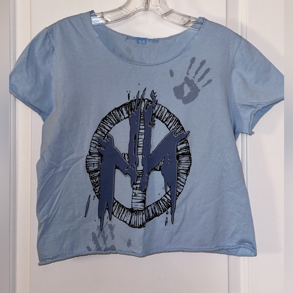 Native Women’s Cropped Teeshirt. Like new. Size L